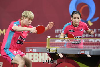 [포토] 남녀 혼합복식 출전한 오준성-김나영 선수