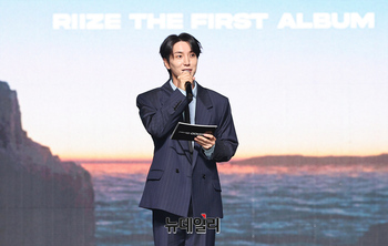 [포토] 라이즈 소개하는 이특