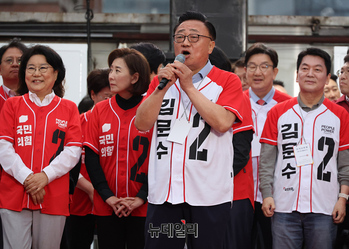 [포토] 지원유세 나선 고동진 의원