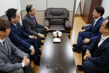 [포토] 광주과학기술원 방문한 이준석 대선후보