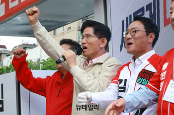 [포토] 강서구 남부골목시장 찾은 김문수 후보