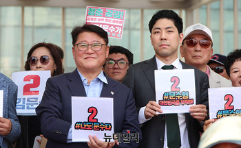 [포토] 김문수 후보 응원하는 조원진 대표 