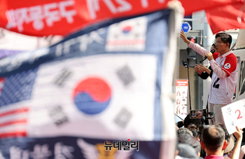 [포토] 석촌호서 유세 이어가는 김문수 후보