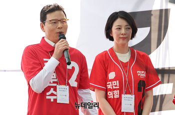 [포토] 김문수 지원유세 나선 박정훈-배현진