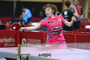 [포토] 여자단식 64강 출전한 서효원 선수