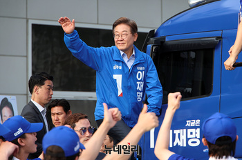 [포토] 인천 계양 지역구 찾은 이재명 후보 