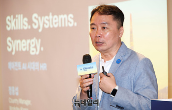 [포토] 워크데이 기자간담회, 발표하는 정응섭 지사장