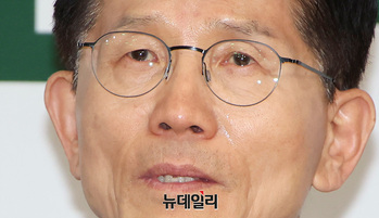 [영상] '어머니 생각' 눈물 흘리는 김문수 후보