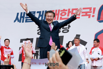 [포토] 김문수 후보 지원나선 손학규 전 대표