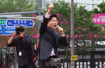 [포토] '보수 성지' 구미서 지지호소하는 김문수 후보 