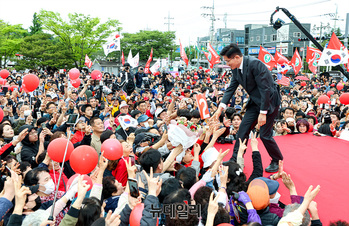 [포토] 구미 시민들로 가득 찬 김문수 유세장
