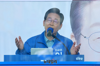 [포토] 수원서 지지호소 하는 이재명 민주당 대통령 후보