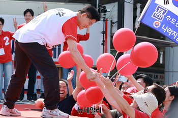 [포토] 6·3 대선 후반기, 김문수 오산서 표심 잡기