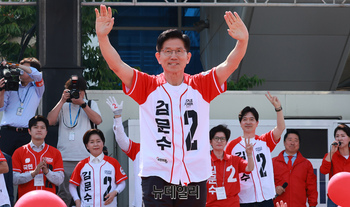 [포토] 김문수, 오산 유세서 두 손 번쩍 '지지호소'