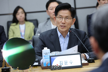 [포토] 삼성전자 평택캠퍼스서 인사말 김문수 후보