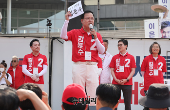 [포토] 지지호소하는 고석 용인병 당협위원장