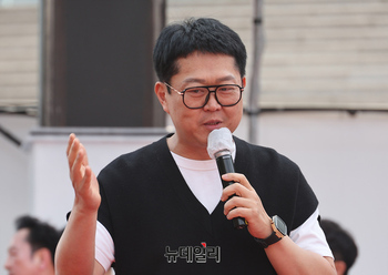 [영상] 찬조연설하는 개그맨 신동수