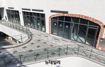 [포토] 텅 빈 '거북섬' 상가