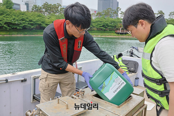 [포토] 롯데, 석촌호수 수질 개선 5년째 지속