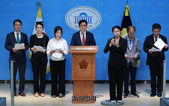 [포토] 방송·미디어 공약 발표하는 김장겸 의원