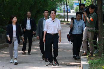 [포토] 도보유세 하는 이준석 개혁신당 대선후보