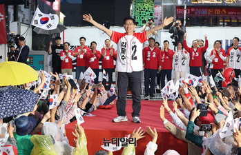 [영상] 대구 표심잡기 나선 김문수 "박근혜 대통령 많이 보고 싶으시죠?"