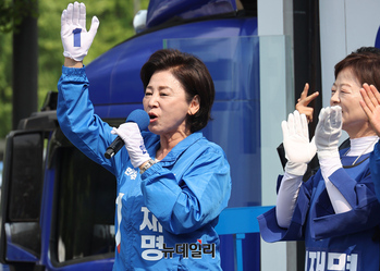 [포토] 이재명 지지호소하는 남인순-진선미