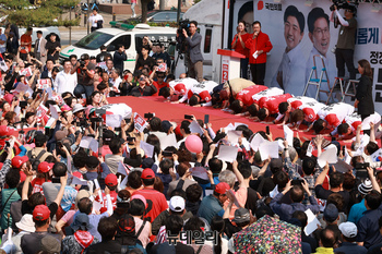 [포토] 안산서 큰절하는 김문수 후보
