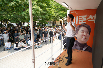 [포토] 경의선숲길공원 찾은 이준석 후보