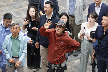 [포토] 청계천 산책 나선 MB