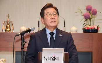 [포토] '대선 D-1' 마지막 기자회견하는 이재명 후보 