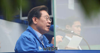 [포토] 성남서 지지호소하는 이재명 후보 