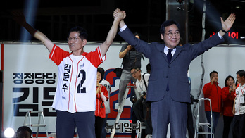 [포토] 김문수 후보 손잡은 이낙연 전 총리 