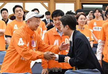 [포토] 개표상황실 찾은 이준석 개혁신당 대선 후보