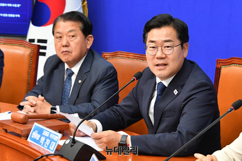 [포토] 최고위서 발언하는 박찬대 대표 직대