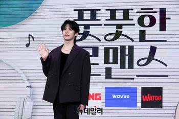 [포토] 풋풋한로맨스 시온 '연기 도전!'