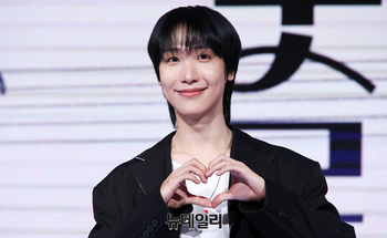 [포토] 풋풋한로맨스 동명 '하트 포즈'