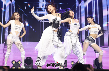 [영상] 키스오브라이프, 타이틀 '립스 힙스 키스' 무대