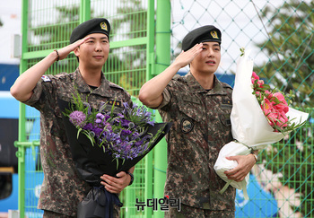 [영상] 국방의무 마친 BTS RM-V