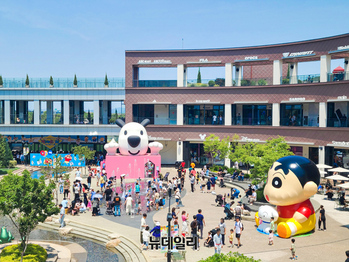 [포토] 현대프리미엄아울렛 "'짱구와 친구들' 만나러 오세요"