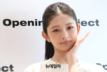 [포토] 성수 팝업에 등장한 아이브 레이