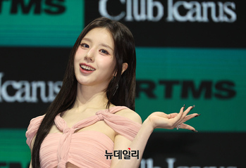 [포토] 아르테미스 희진 '이카루스 기대하세요'