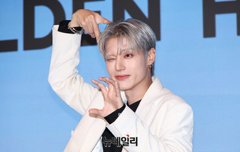 [포토] 에이티즈 우영 '시그니처 포즈'