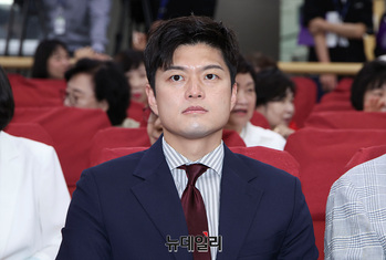 [포토] 호주제 폐지 20주년 기념식 참석한 김용태 비대위원장 