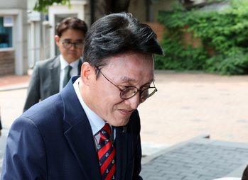 김민석, '미스터리 빚'에 아들 '아빠 찬스'까지 '양파 의혹' … '제2 조국 사태' 관측도 