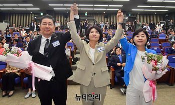 [포토] 기념촬영하는 김병기 신임 원내대표