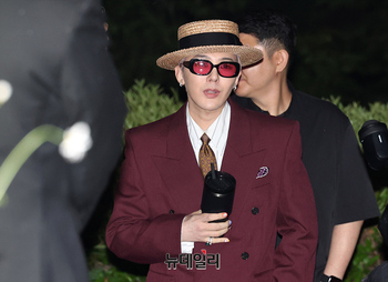 [포토] 텀블러 음료 마시는 지드래곤