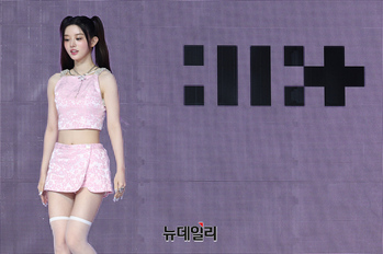 [포토] '빌려온 고양이'로 컴백한 아일릿 민주
