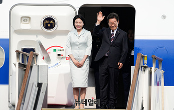 [포토] '첫 해외순방' 나서는 이재명 대통령 