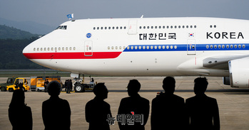 [포토] 캐나다 향하는 공군 1호기 